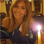 Sono un'insegnante di diritto e di sostegno, pronta a trasferire le sue conoscenze a tutti coloro che hanno voglia di accoglierle. Offro lezioni di diritto e di materie umanistiche, grazie alle competenze maturate in molti anni di insegnamento